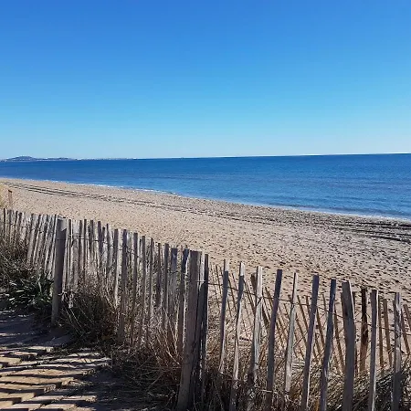 Côte D'azur: Beachside Retreat With Wi-fi & Terrace Villa